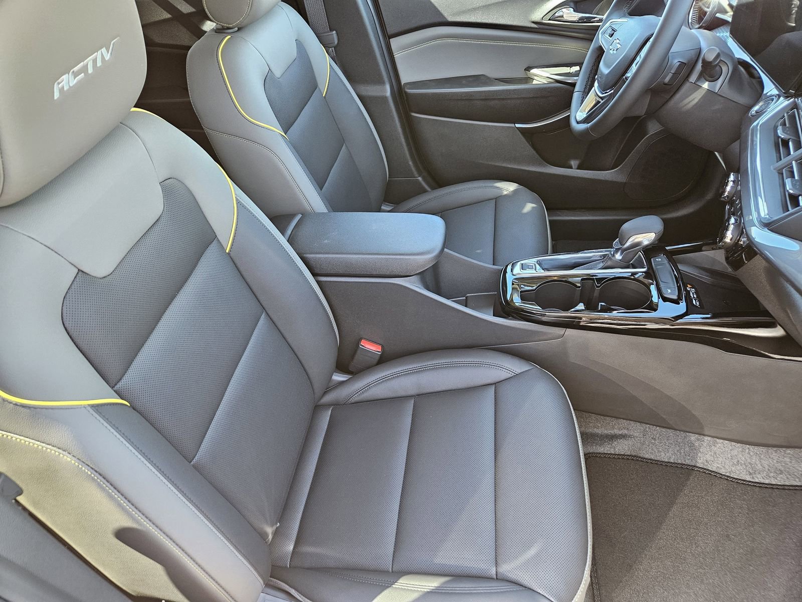 New 2026 Chevrolet Trax ACTIV w/ Sunroof Package image 17