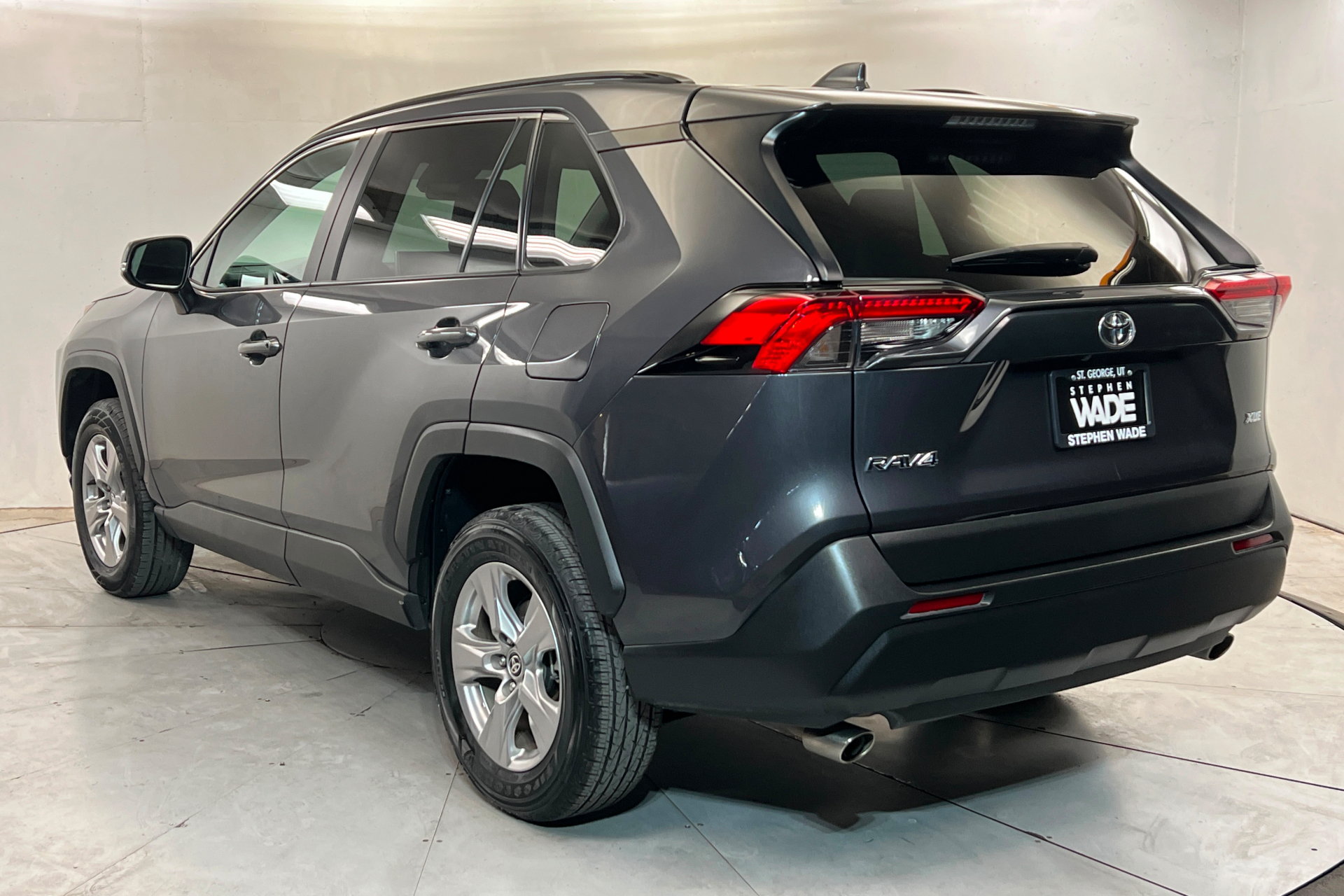 Used 2025 Toyota RAV4 XLE FWD image 3