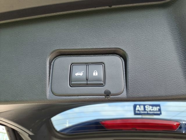 Used 2025 Nissan Rogue SV FWD image 12