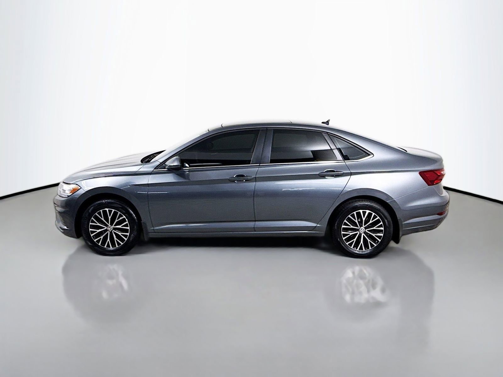 Certified 2021 Volkswagen Jetta SE w/ SE Cold Weather Package FWD image 2