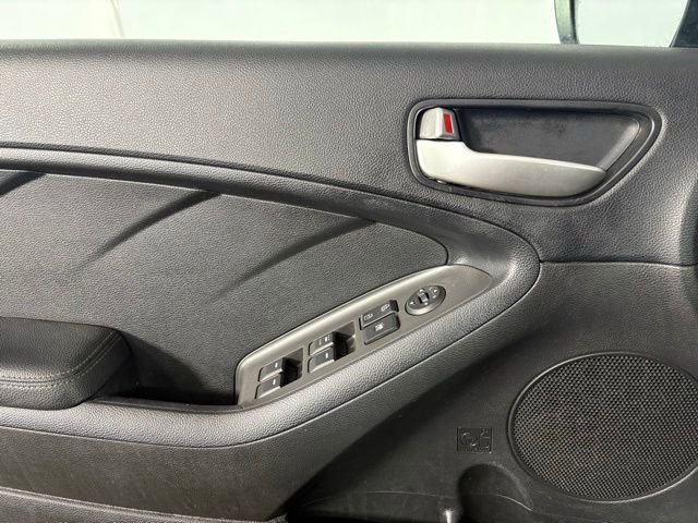 Used 2017 Kia Forte LX w/ LX Popular Package image 17