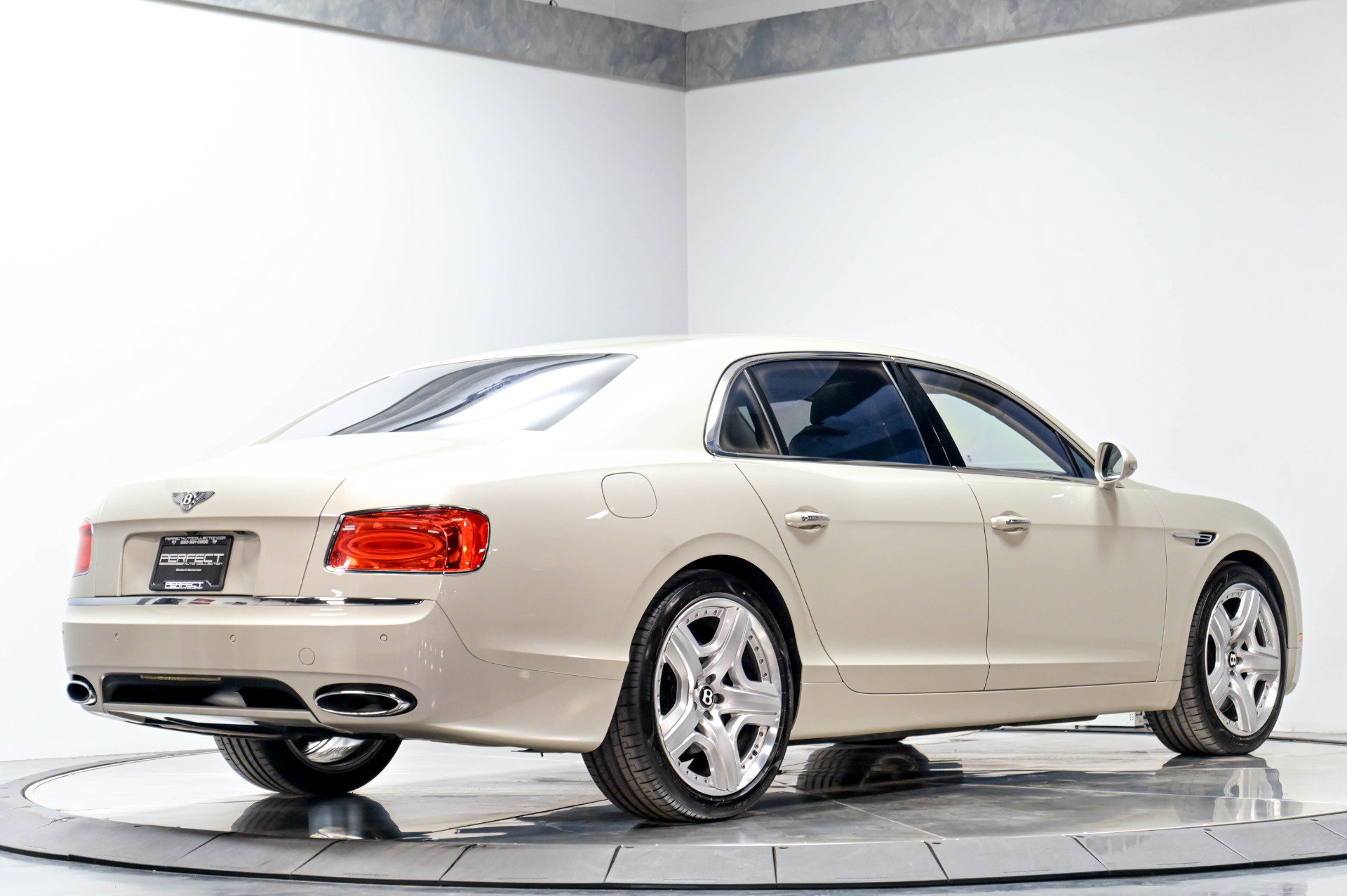 Used 2015 Bentley Flying Spur W12 AWD/4WD image 22