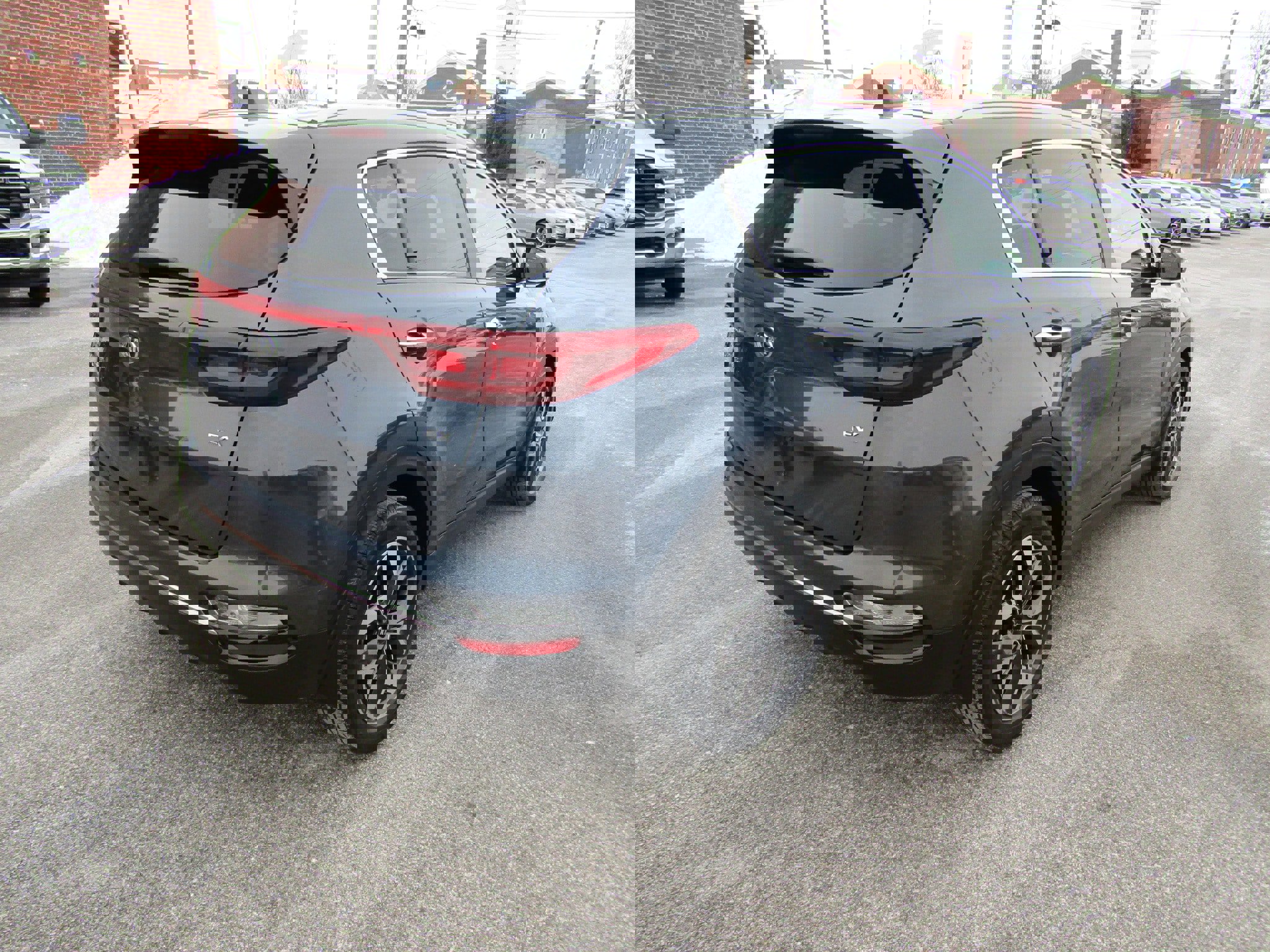 Used 2020 Kia Sportage EX image 3