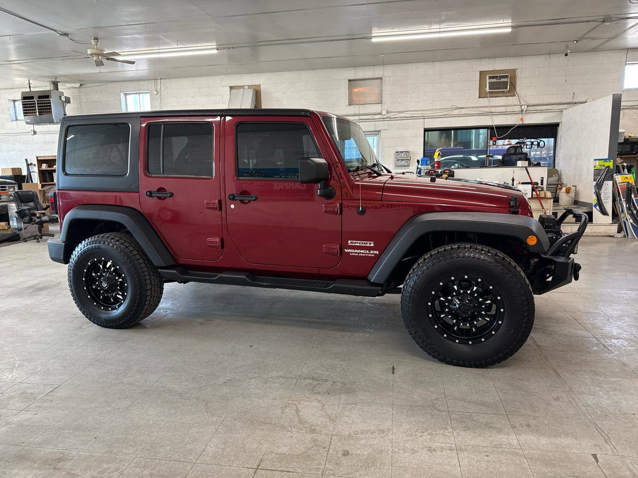 Used 2012 Jeep Wrangler Unlimited Sport image 5