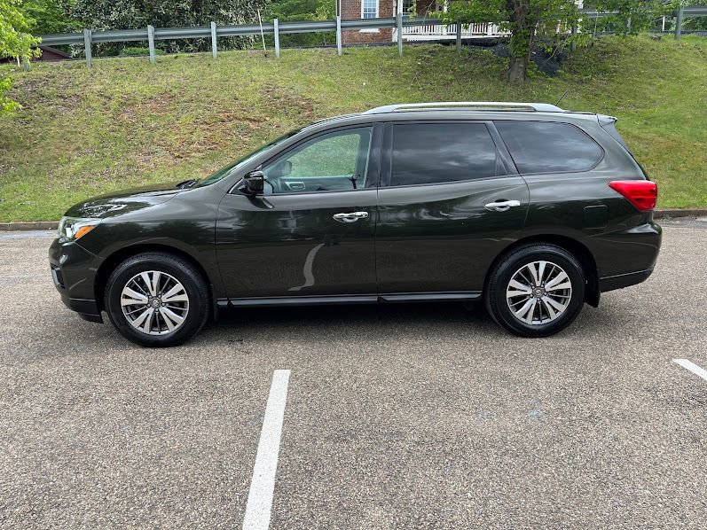 Used 2017 Nissan Pathfinder S AWD/4WD image 24
