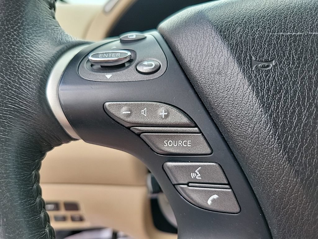 Used 2018 Nissan Pathfinder Platinum AWD/4WD image 27