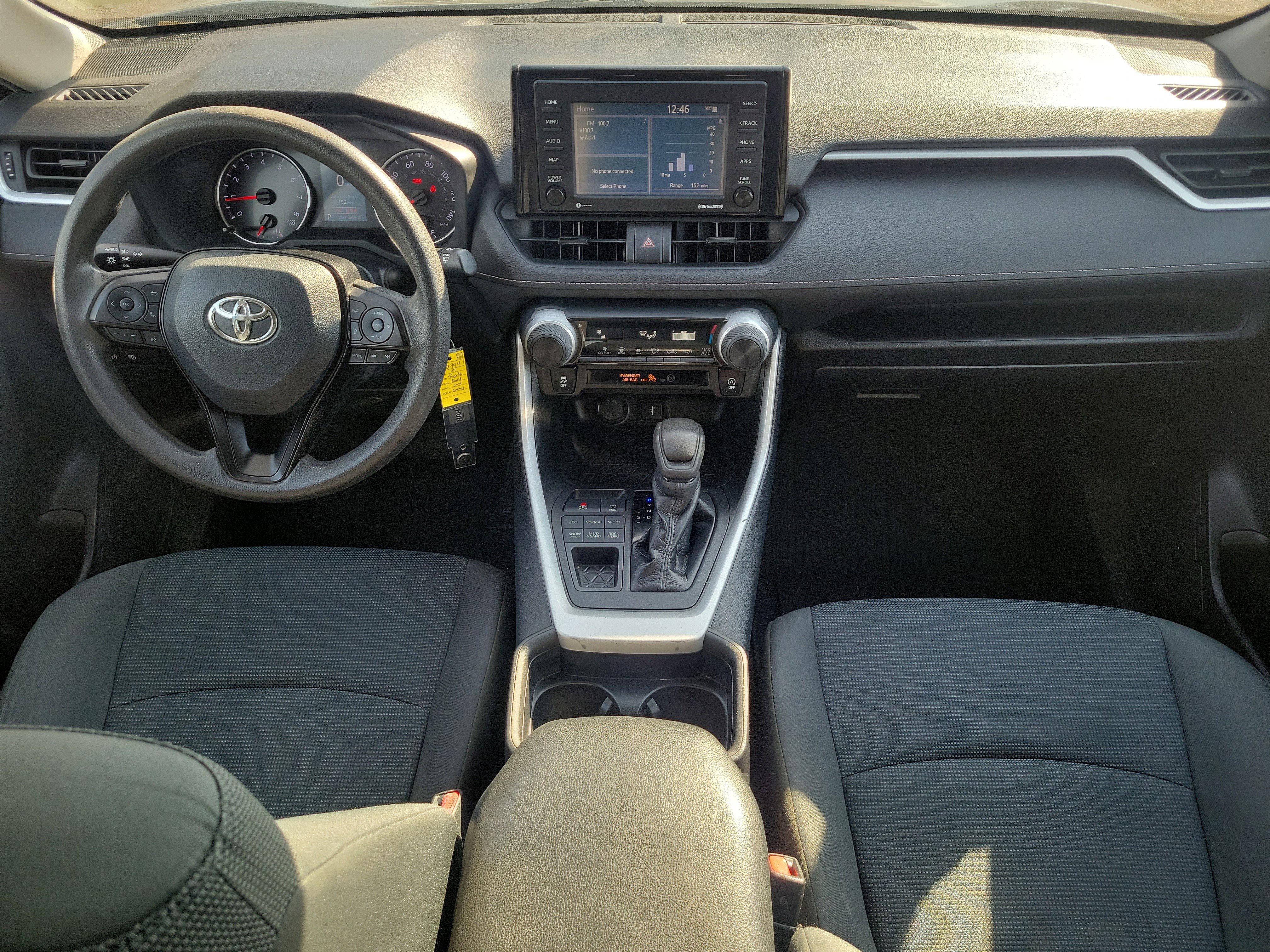 Used 2021 Toyota RAV4 LE image 12