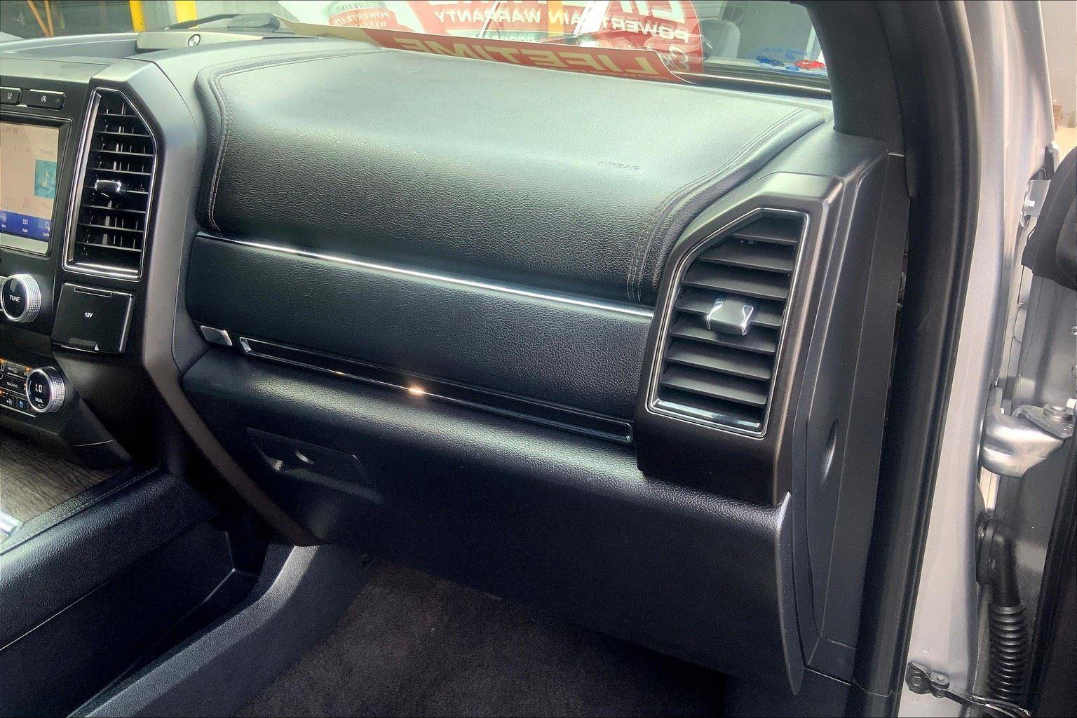 Used 2020 Ford Expedition Limited image 16