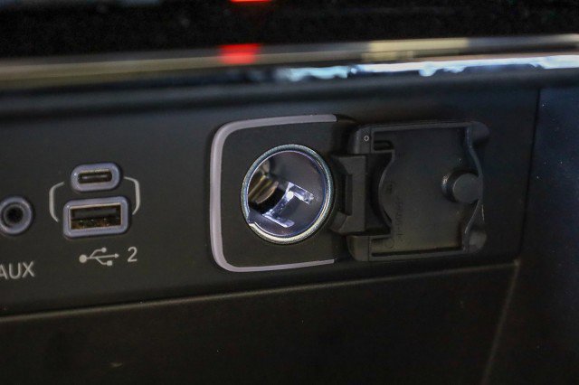 Used 2023 Jeep Grand Cherokee Limited image 21