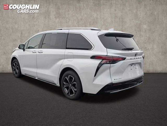 Used 2026 Toyota Sienna Platinum AWD/4WD image 5
