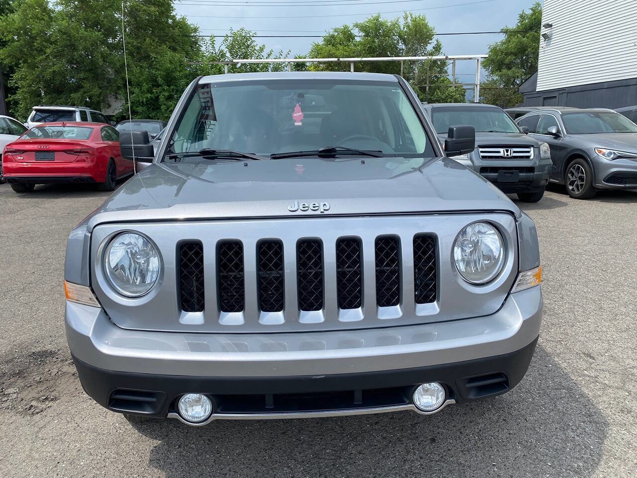 Used 2016 Jeep Patriot High Altitude image 3