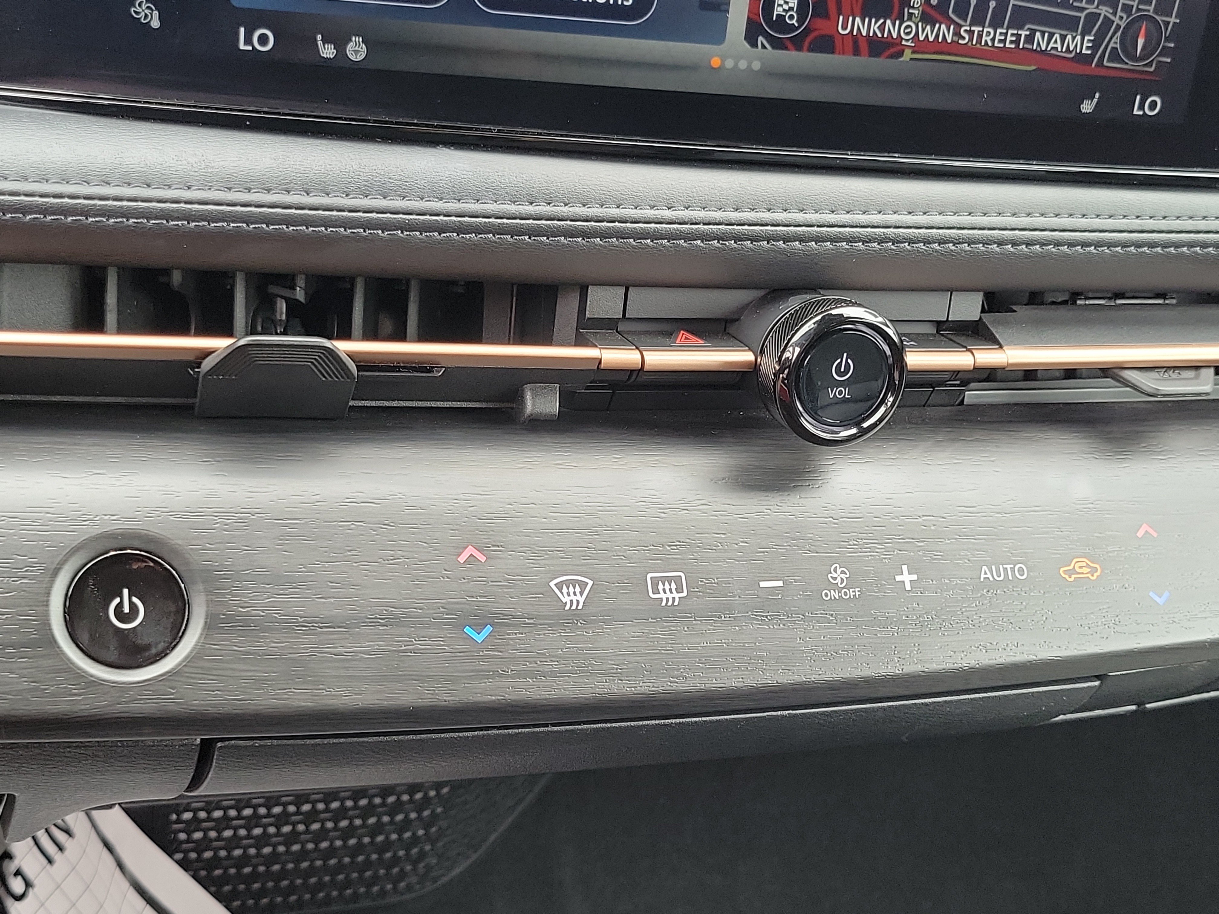Used 2023 Nissan Ariya FWD image 17