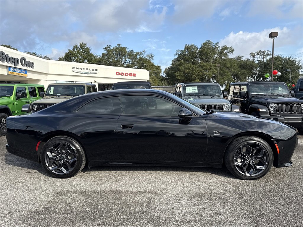 Used 2025 Dodge Charger R/T w/ Quick Order Package 25M R/T image 4