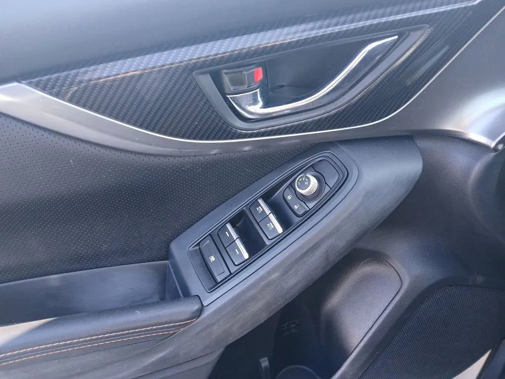 Used 2018 Subaru Crosstrek 2.0i Limited image 18