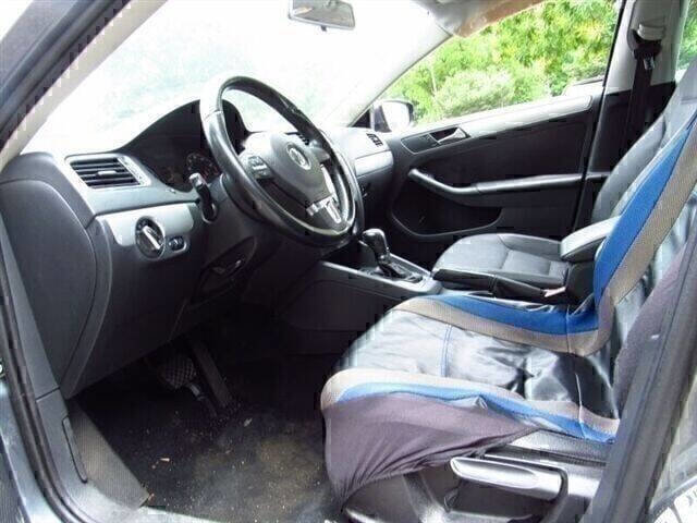 Used 2011 Volkswagen Jetta SEL image 1