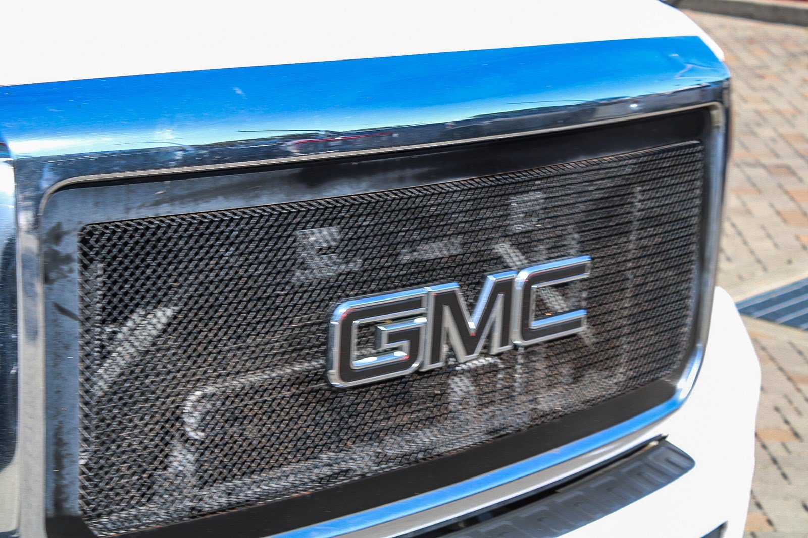Used 2015 GMC Sierra 2500 Denali w/ Duramax Plus Package AWD/4WD image 6