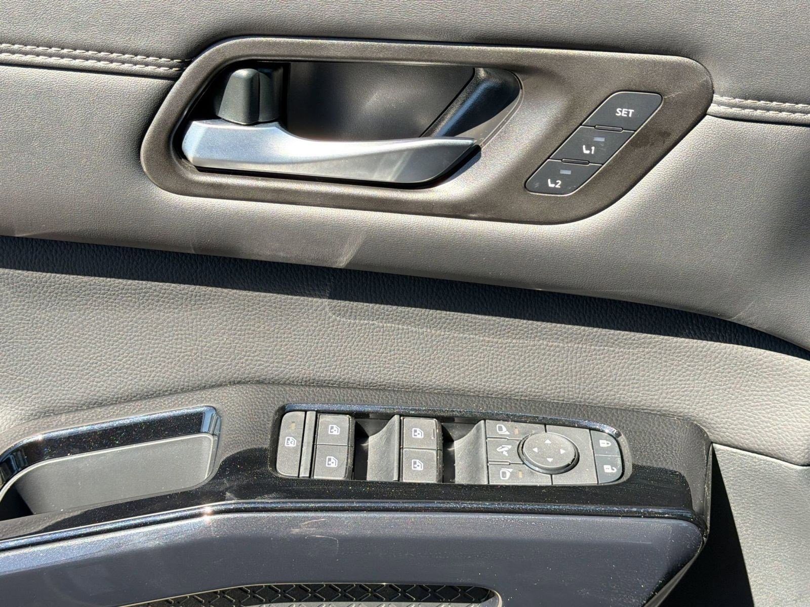 New 2026 Nissan Pathfinder Platinum image 22