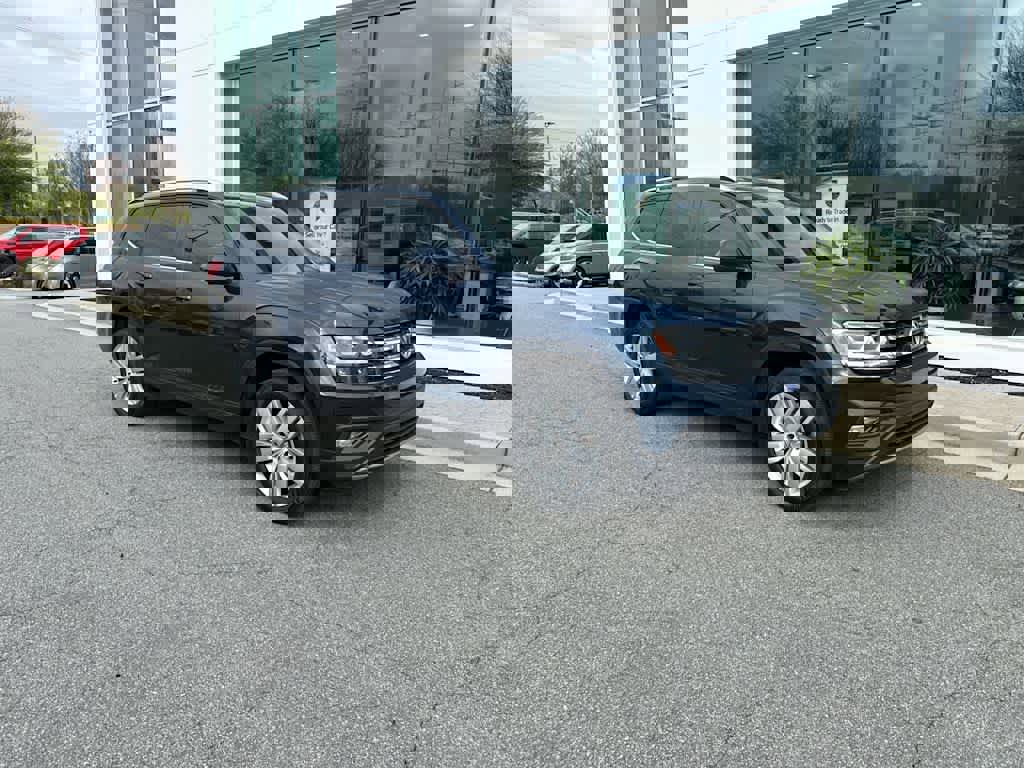 Used 2019 Volkswagen Atlas SE w/ Towing Package image 2