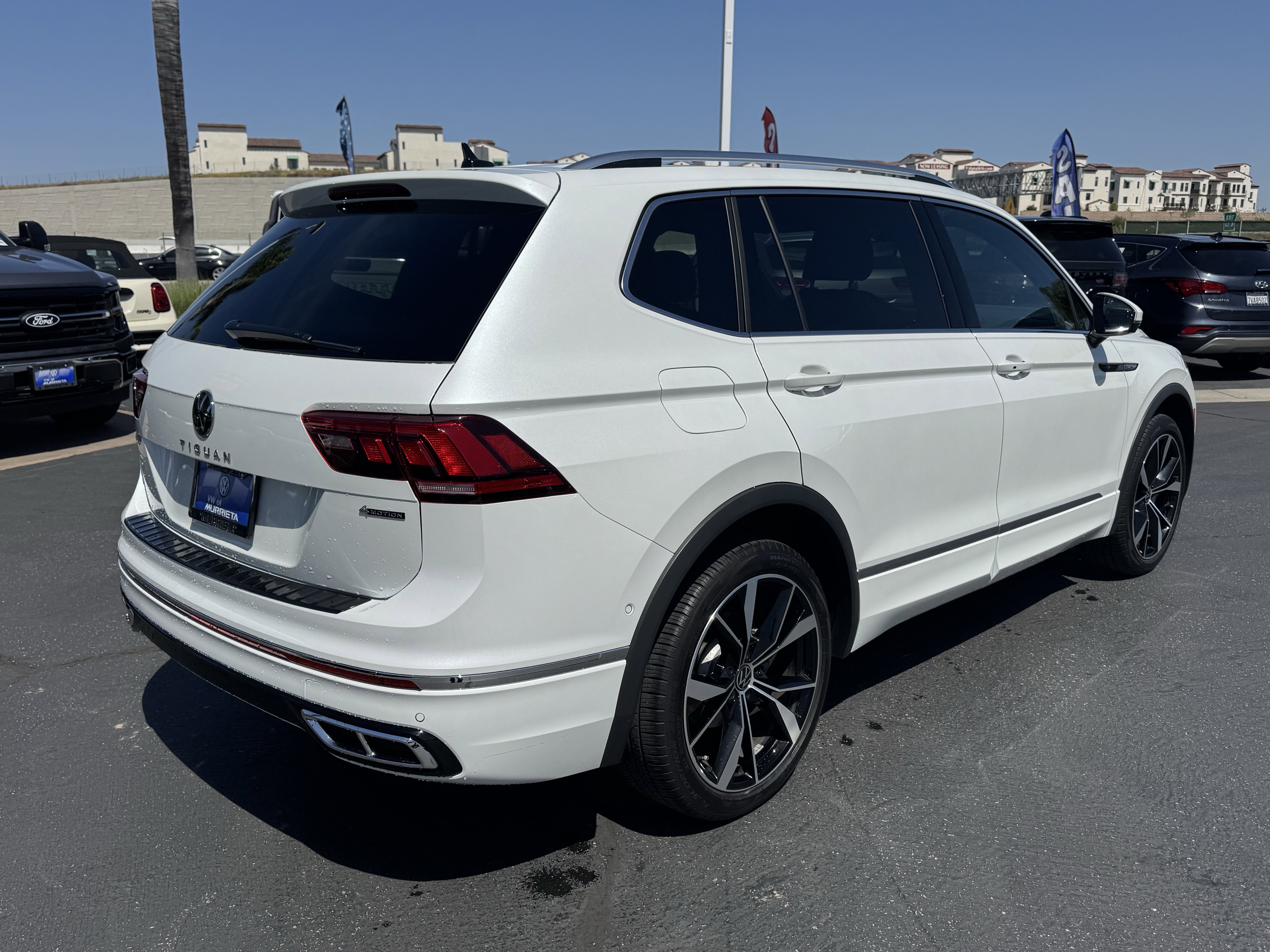 Certified 2024 Volkswagen Tiguan SEL R-Line AWD/4WD image 10