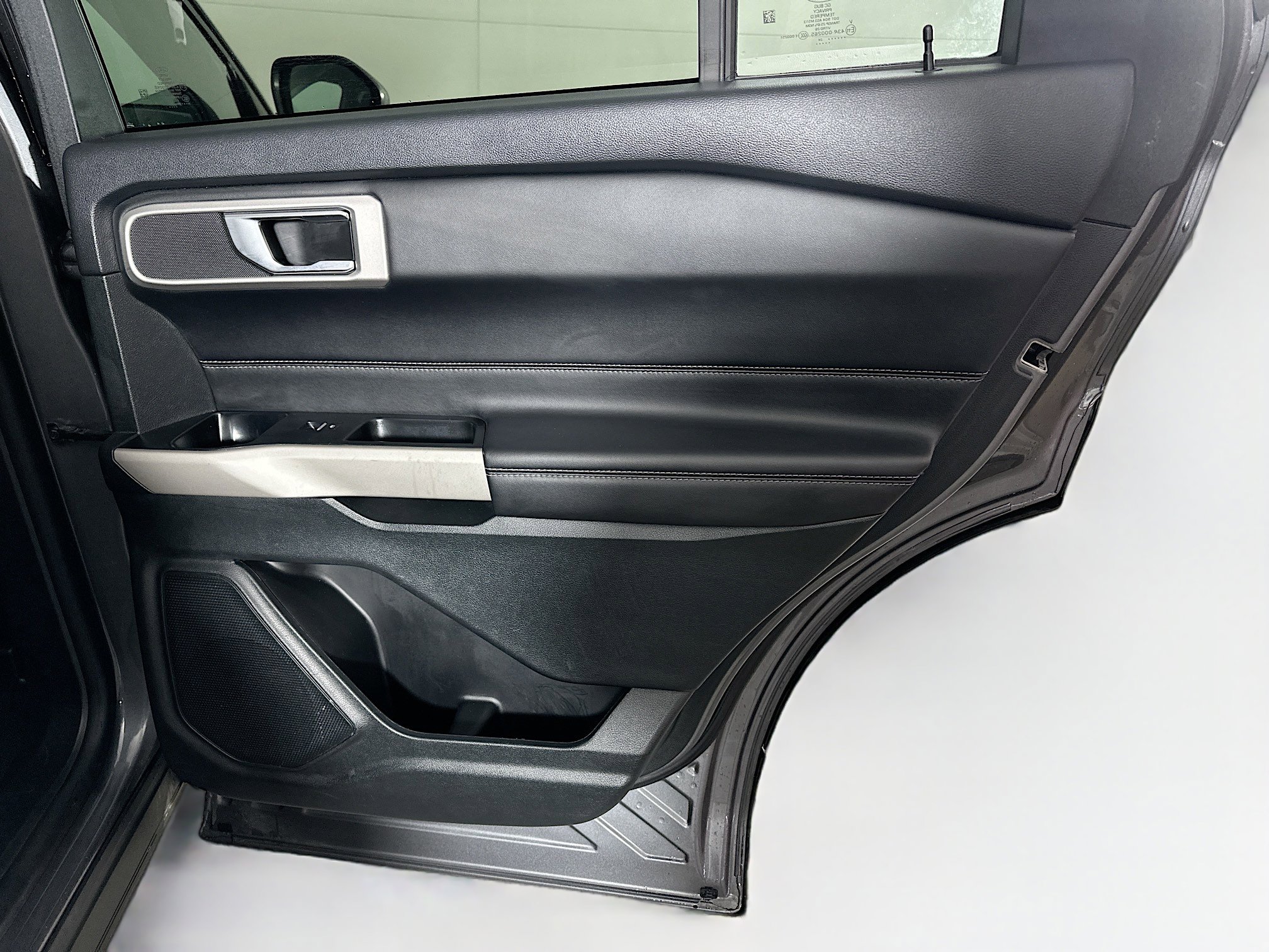 Used 2024 Ford Explorer XLT w/ Equipment Group 202A image 31