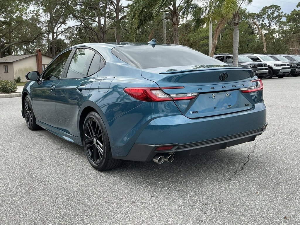 Used 2025 Toyota Camry SE image 4