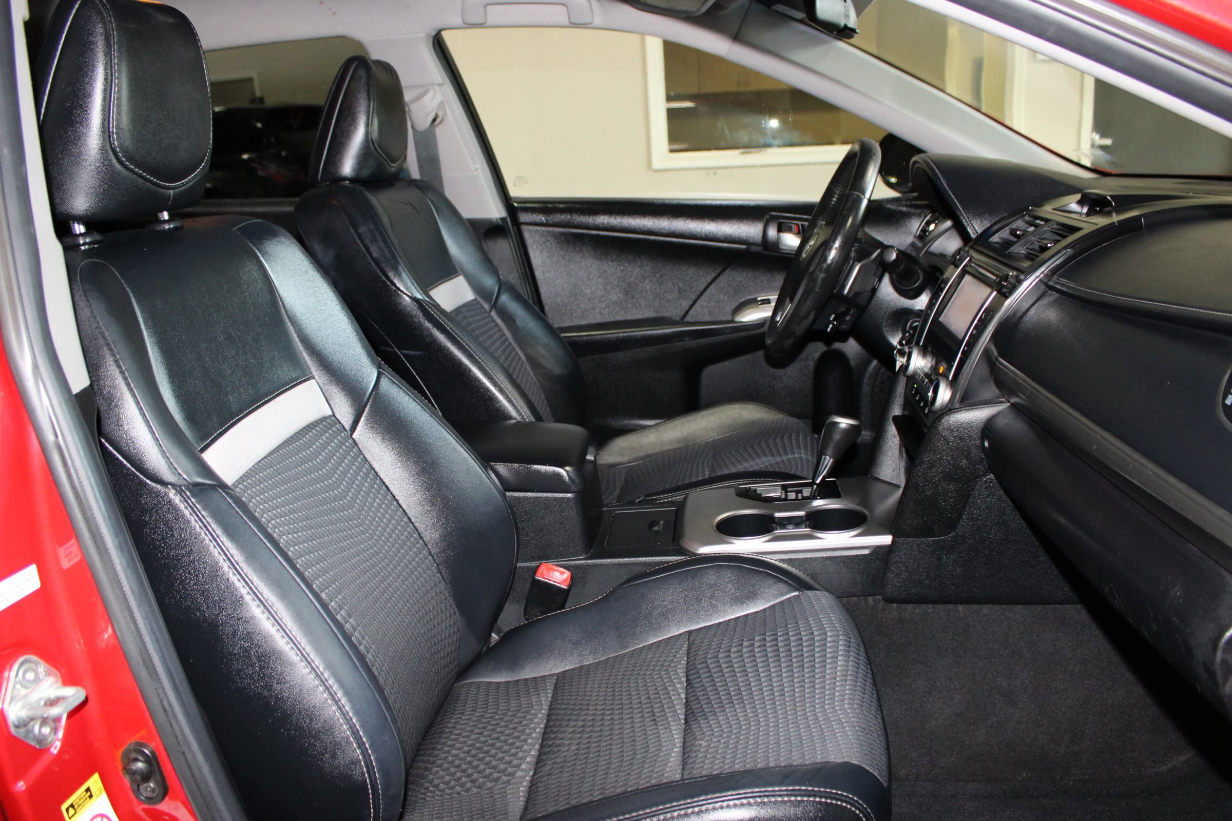 Used 2012 Toyota Camry SE FWD image 27