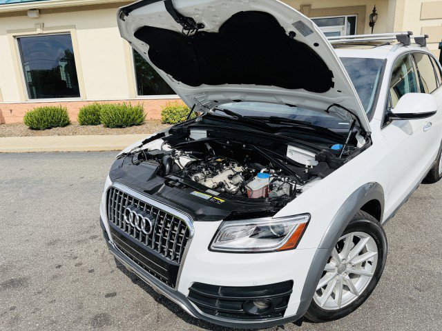 Used 2017 Audi Q5 2.0T Premium Plus w/ Technology Package image 21