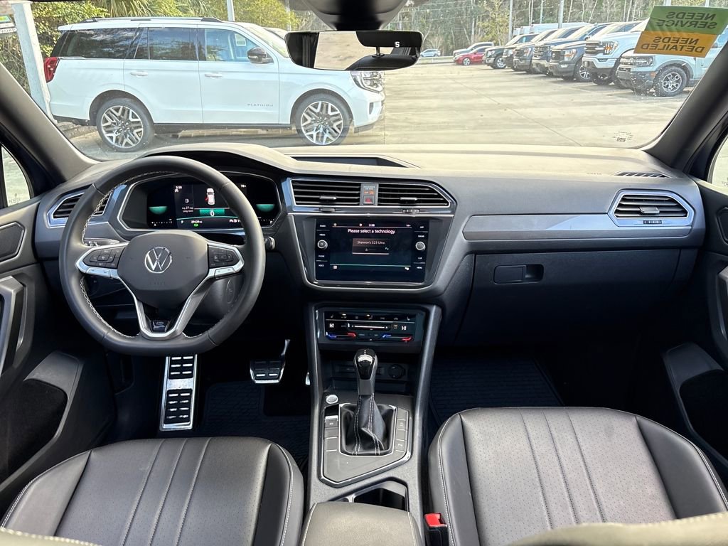 Used 2023 Volkswagen Tiguan SE R-Line image 7