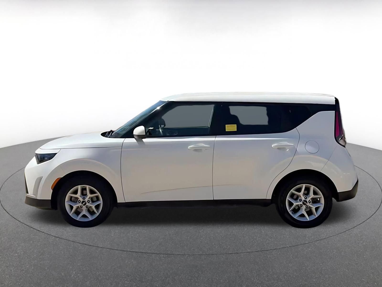 Used 2024 Kia Soul LX w/ Option Group 015 image 9