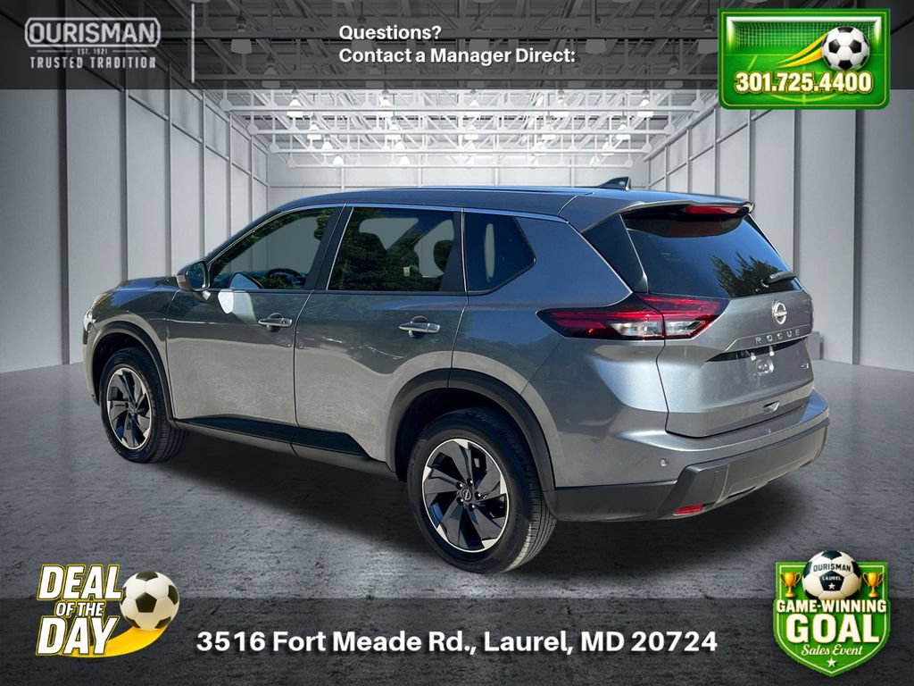 Used 2024 Nissan Rogue SV FWD image 4