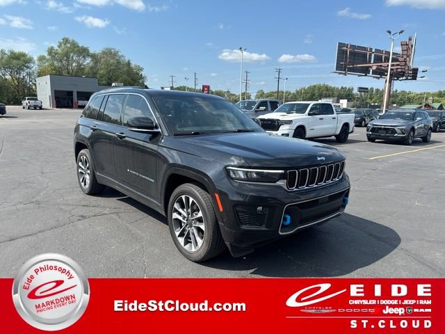 Used 2023 Jeep Grand Cherokee Overland AWD/4WD image 1
