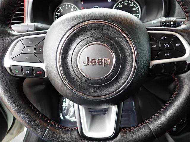 Used 2017 Jeep Renegade Trailhawk AWD/4WD image 16