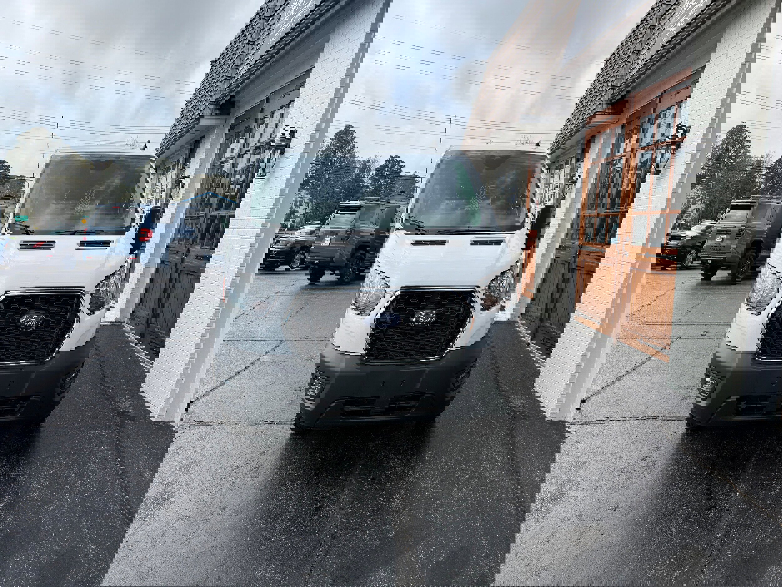 Used 2024 Ford Transit 250 Low Roof w/ Exterior Upgrade Package image 4