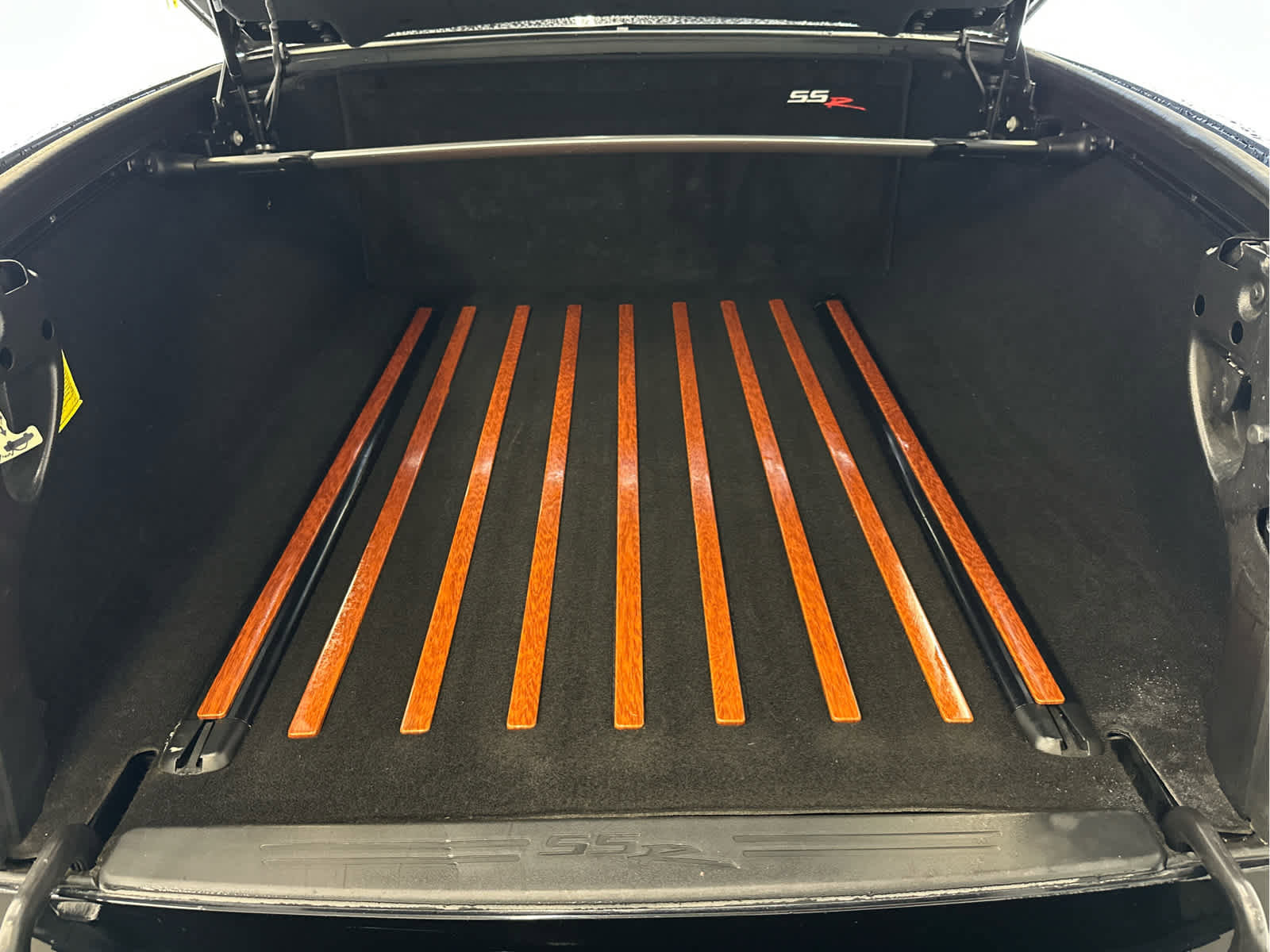 Used 2004 Chevrolet SSR w/ Preferred Equipment Group RWD image 12