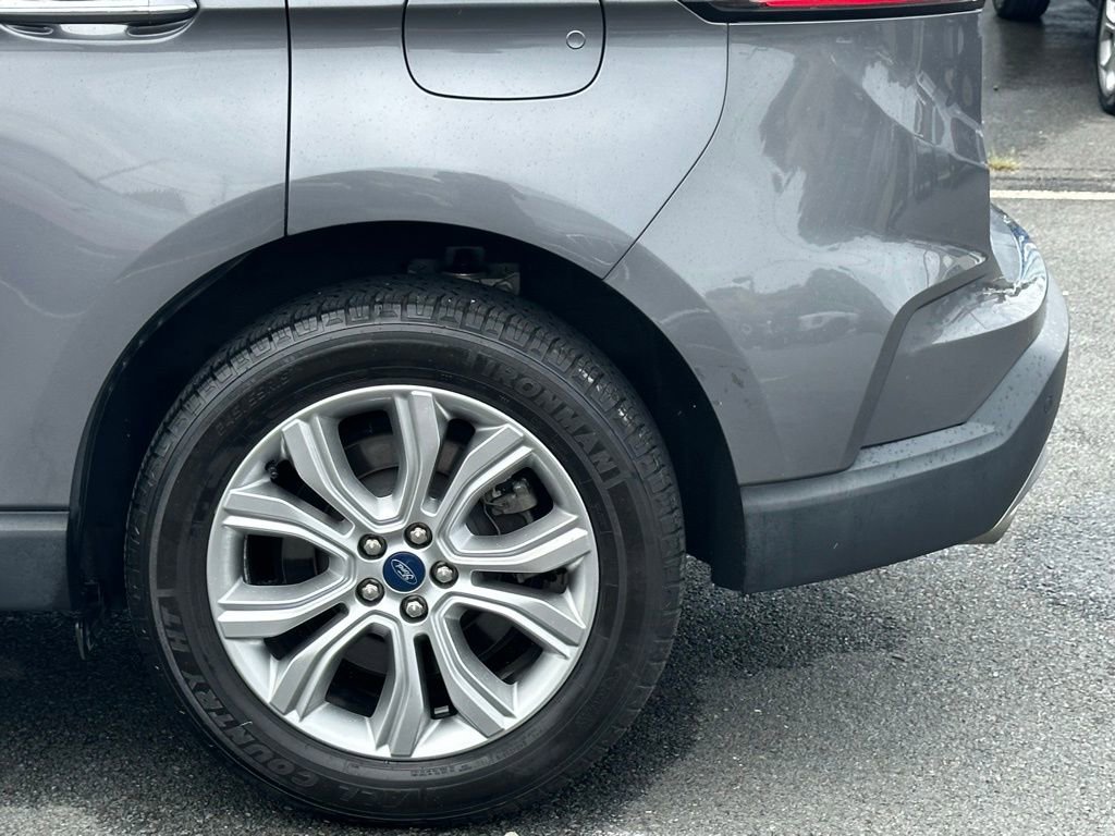 Used 2022 Ford Edge Titanium image 34