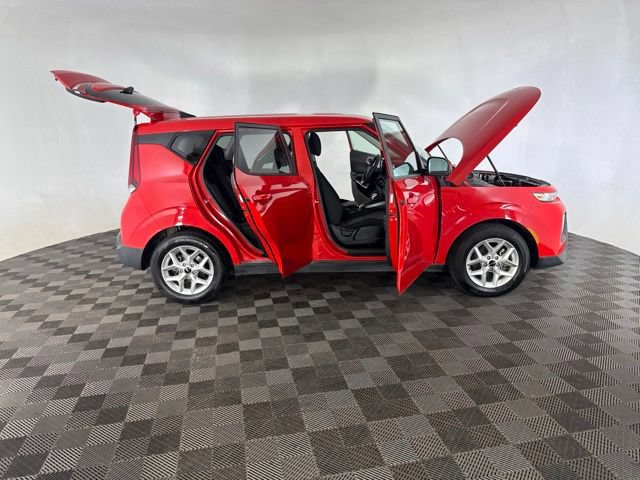 Certified 2022 Kia Soul LX w/ Technology Package FWD image 15