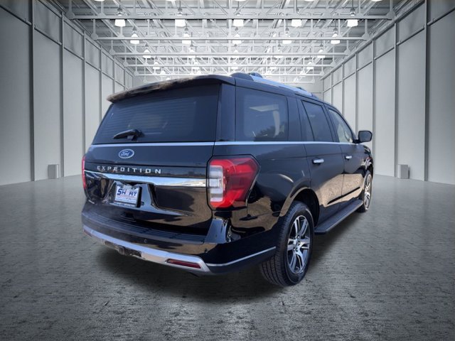 Used 2024 Ford Expedition Limited AWD/4WD image 3