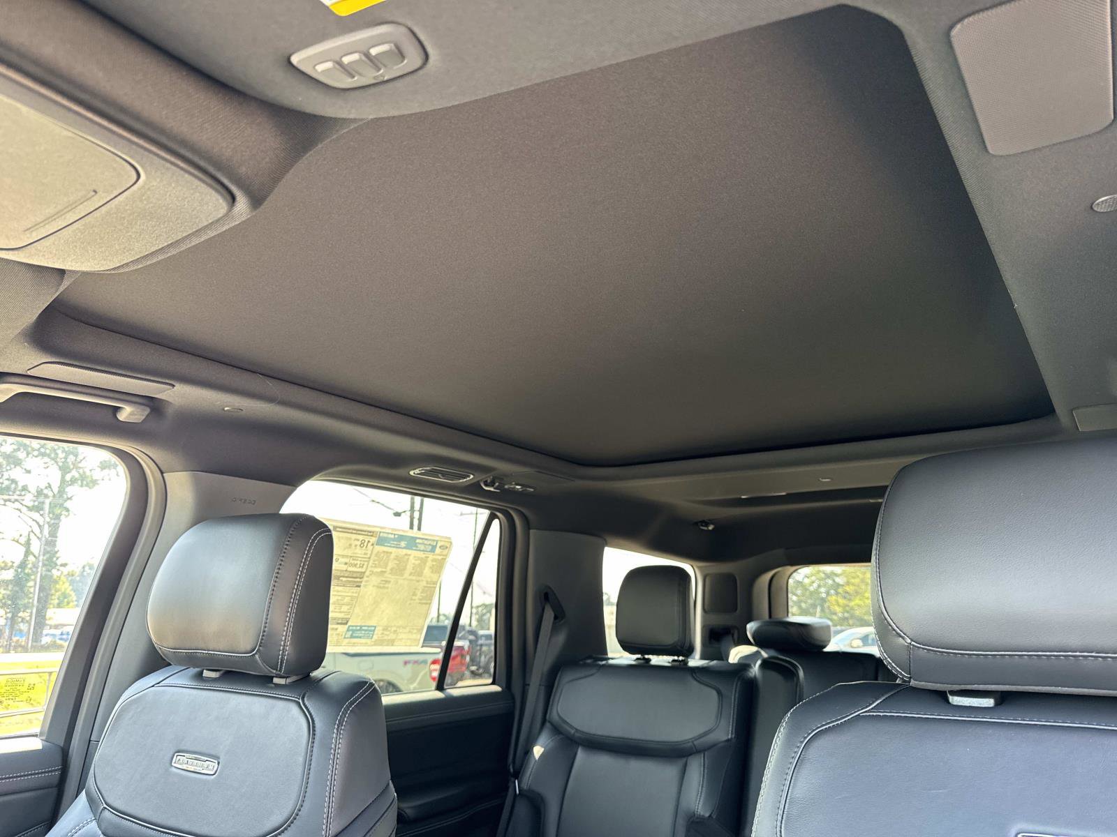 New 2025 Ford Expedition Platinum image 9