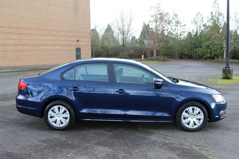 Used 2012 Volkswagen Jetta SE FWD image 5