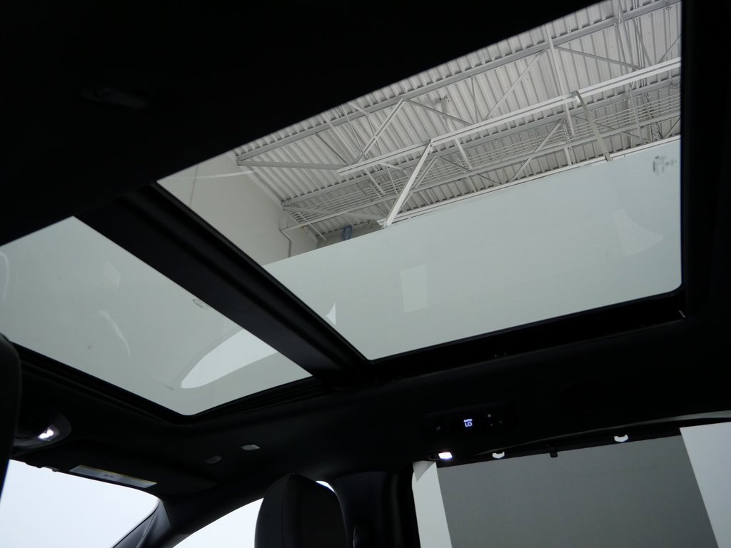 New 2026 Chrysler Pacifica Select image 4