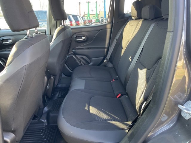 Used 2020 Jeep Renegade Altitude image 9