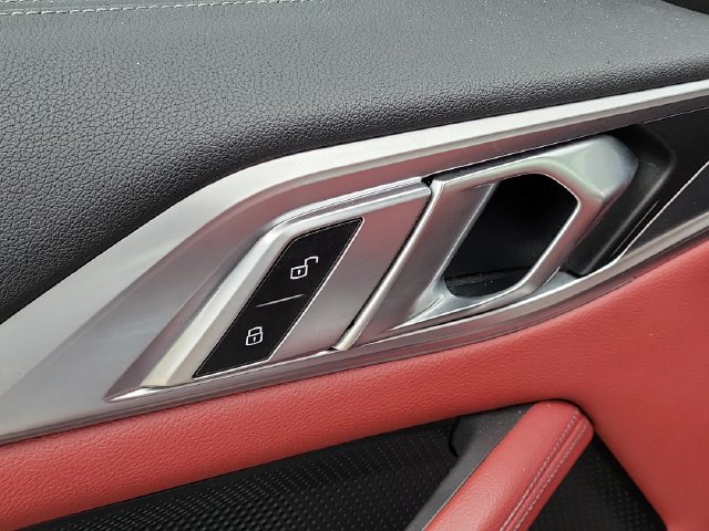 Used 2022 BMW M440i Convertible RWD image 16