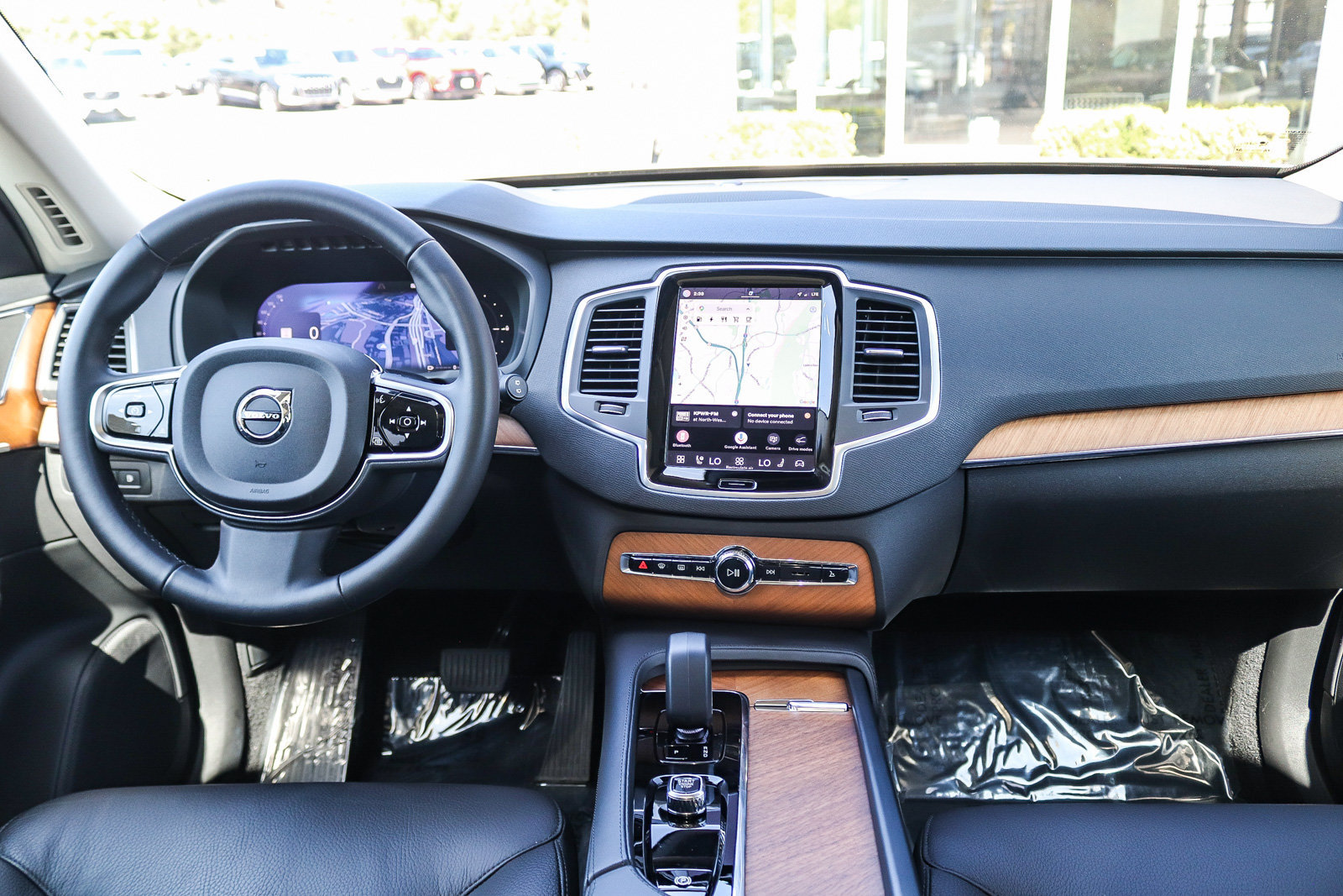 Used 2025 Volvo XC90 T8 Core w/ Protection Package Premier AWD/4WD image 14