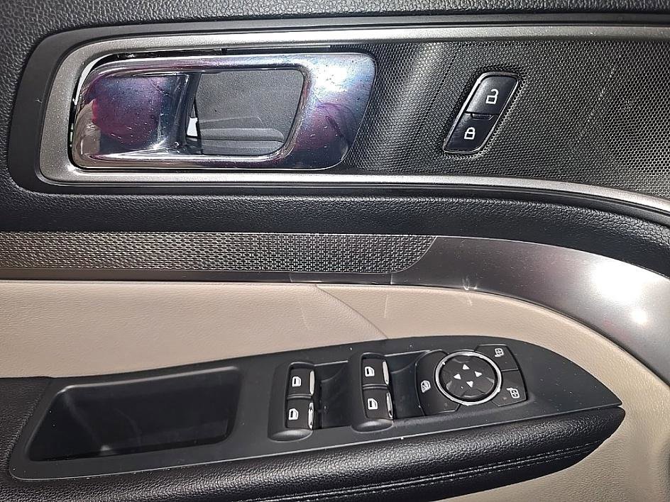 Used 2019 Ford Explorer XLT w/ Equipment Group 201A image 11