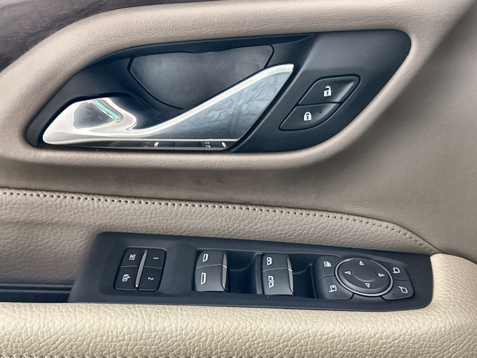 Used 2021 GMC Yukon Denali w/ Denali Ultimate Package image 15