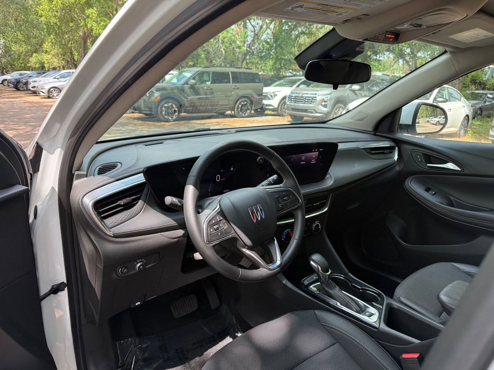 Used 2025 Buick Encore GX Preferred image 31