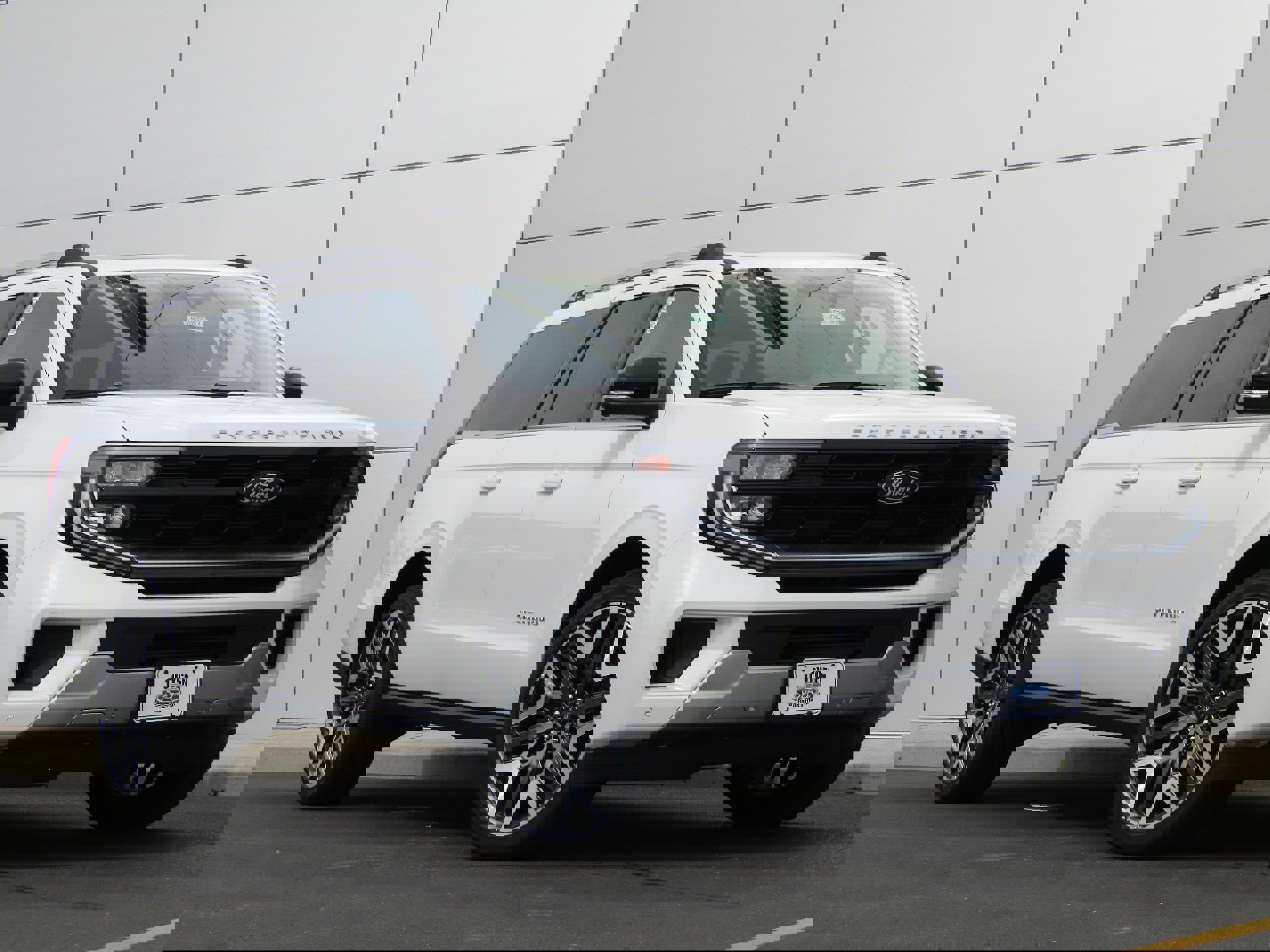 New 2026 Ford Expedition Max Platinum w/ Platinum Ultimate Package AWD/4WD image 1