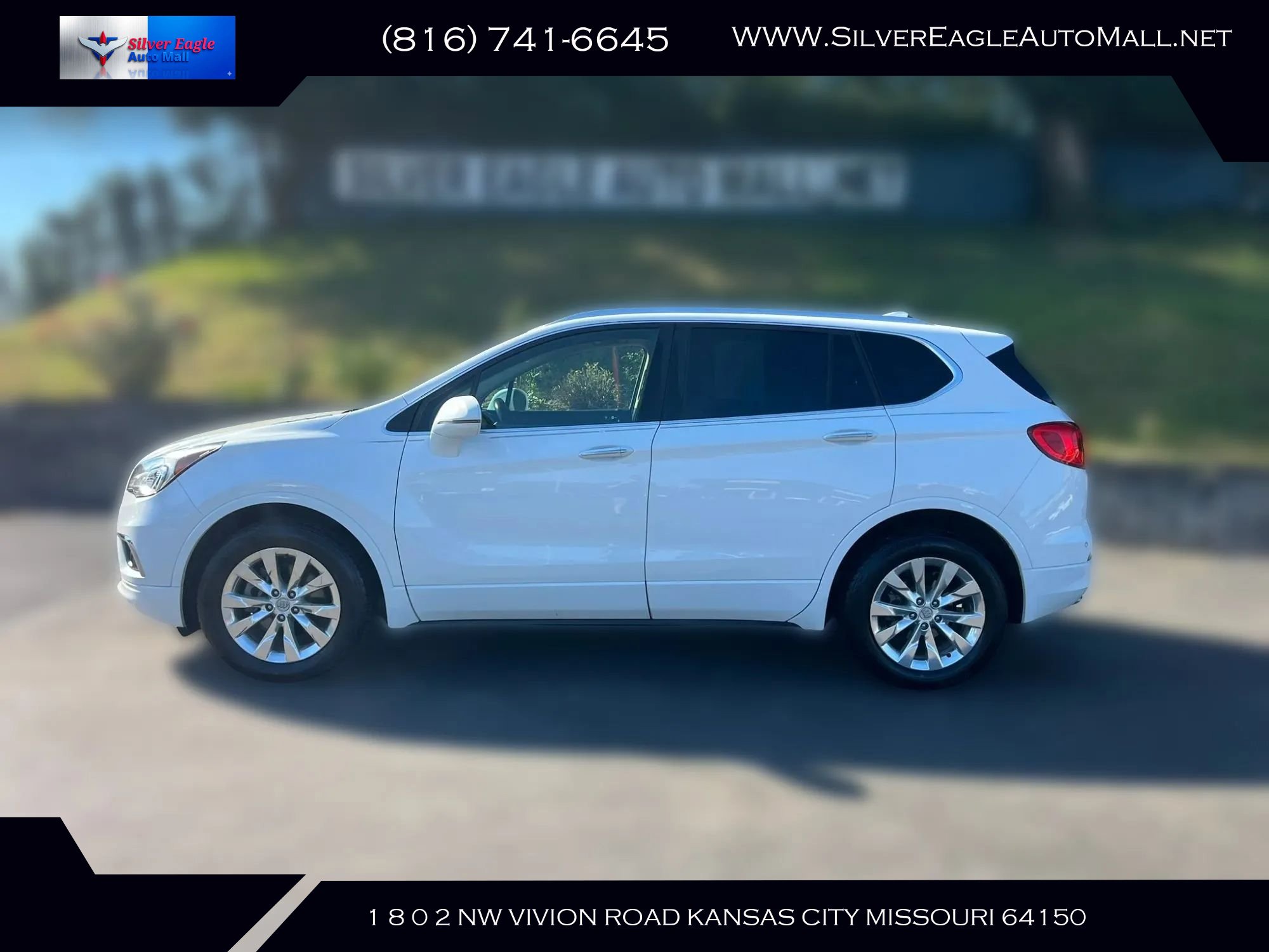 Used 2017 Buick Envision Essence AWD/4WD image 2