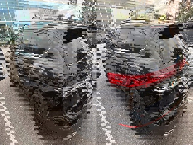 Certified 2024 Volkswagen Atlas SE image 9