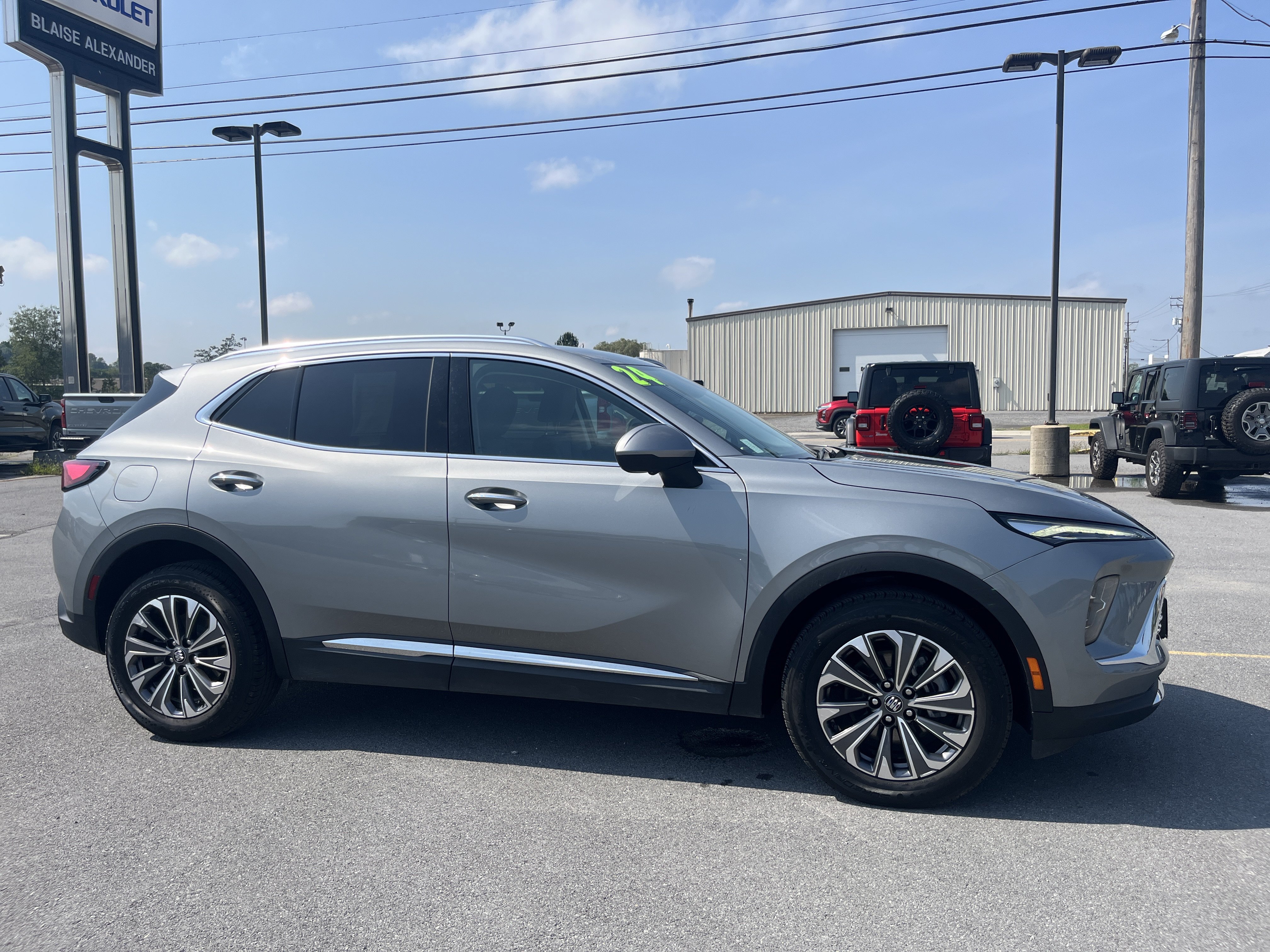 Used 2024 Buick Envision Preferred AWD/4WD image 12